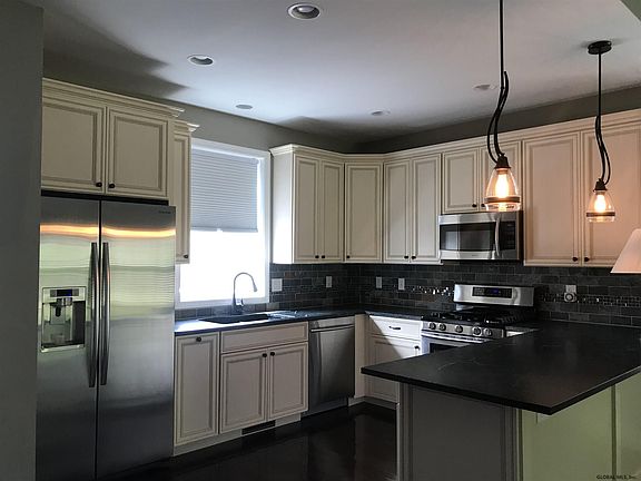 3rd image of 4 Vista Ct