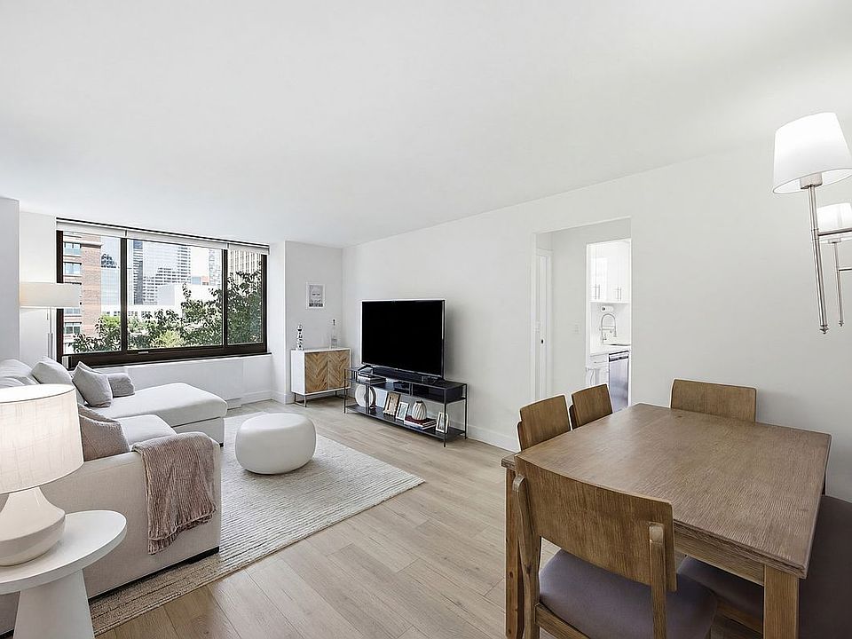 1st image of 200 Rector Pl APT 4U