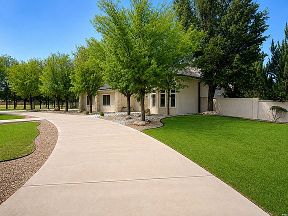 3rd image of 2109 Carolina Way