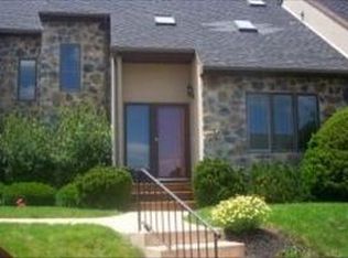 22 Hawk Valley Ln, Denver, PA 17517