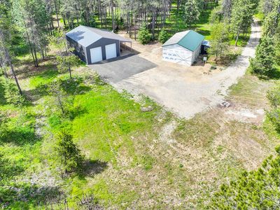 10621 N Whispering Pines Ln, Elk, WA, 99009