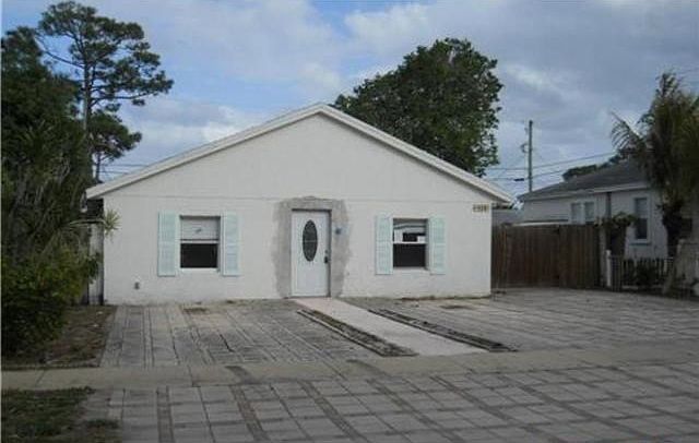 2nd image of 404 Fleming Ave