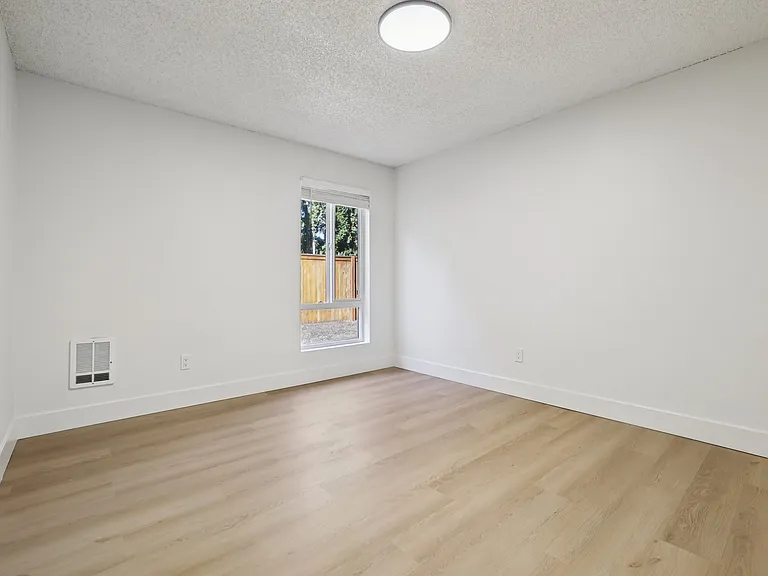 Olympic West Apartments — Photo 19