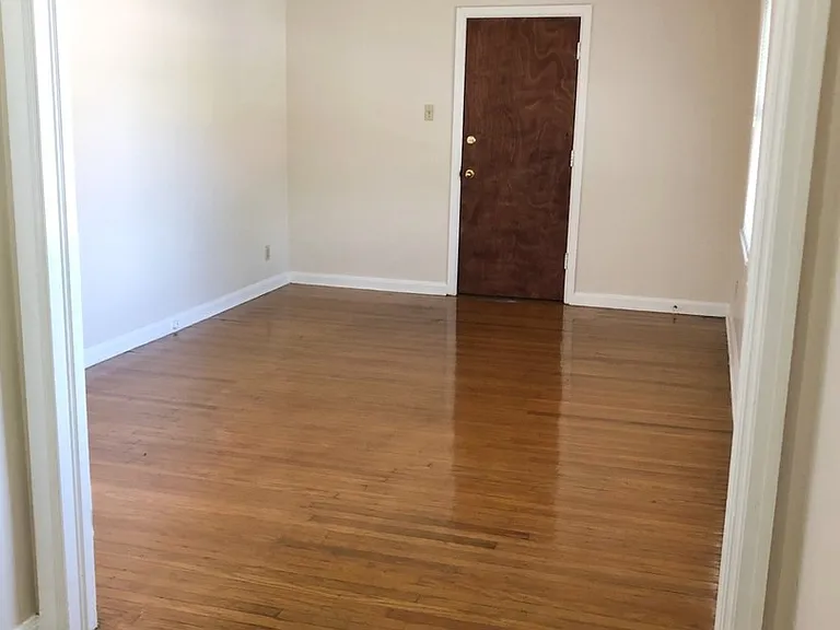 Nola Court Apartments — Photo 103