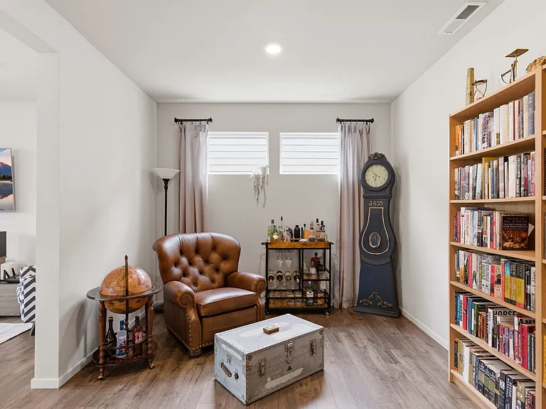 335 Belfair St SW — Photo 4