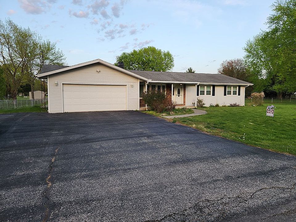 44 Devine Dr, Riverton, IL 62561 Zillow