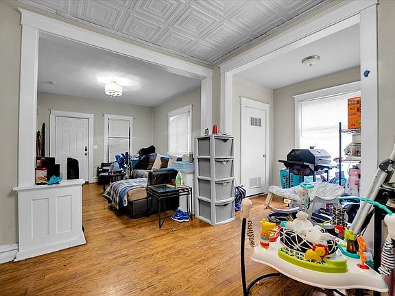 2nd image of 1616 Lincoln St