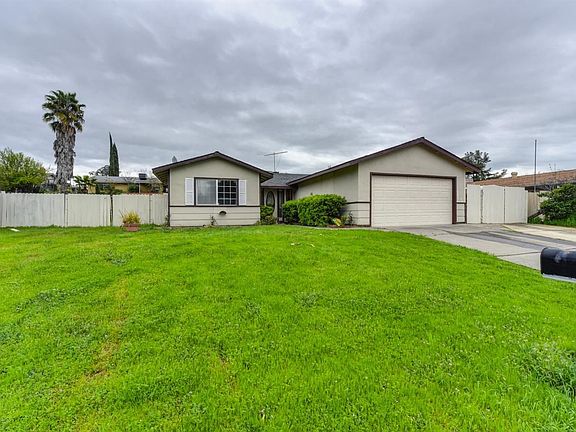 3rd image of 219 Montrose Dr