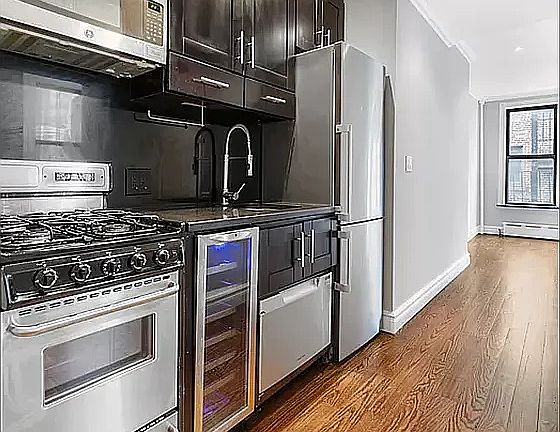 3rd image of 200 Stanton St #8