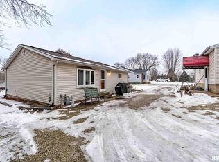 203 Hillside Rd, East Peoria, IL 61611