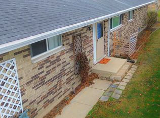 158 Paramount Dr, Wood Dale, IL 60191