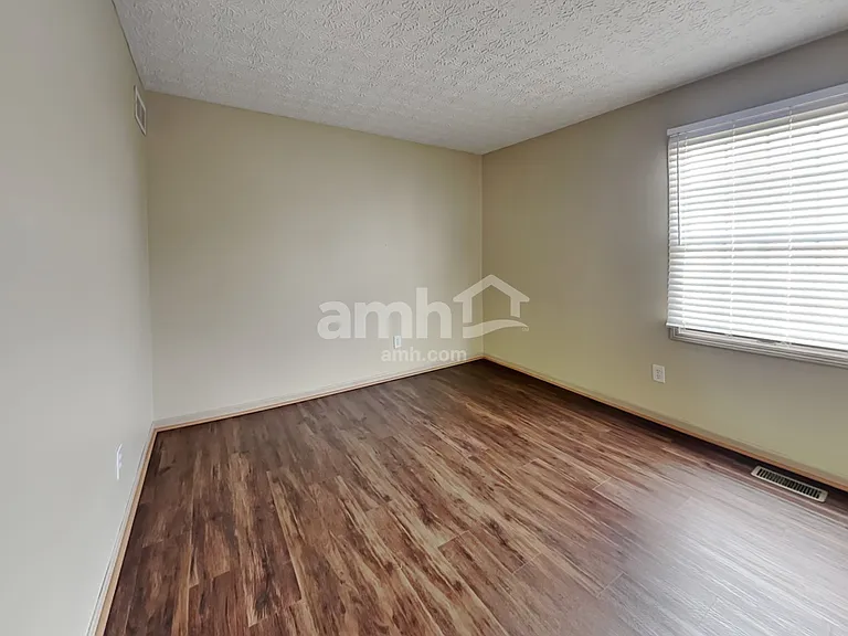 5563 Crenton Dr — Photo 16
