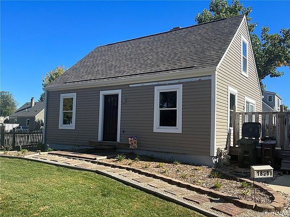 2nd image of 1830 Rainbow Dr