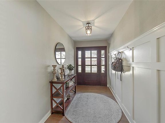 2nd image of 216 Coachman Dr