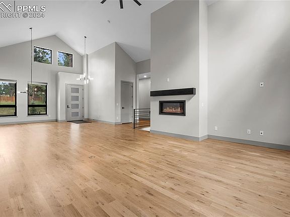 5th image of 621 Skyline Dr