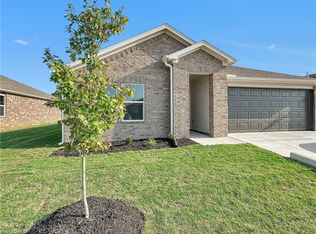 402 W Branta St, Farmington, AR 72730