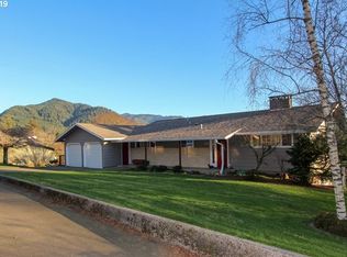 7685 Northwood Dr, Tillamook, OR 97141