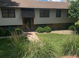808 N 1st St, Wathena, KS 66090