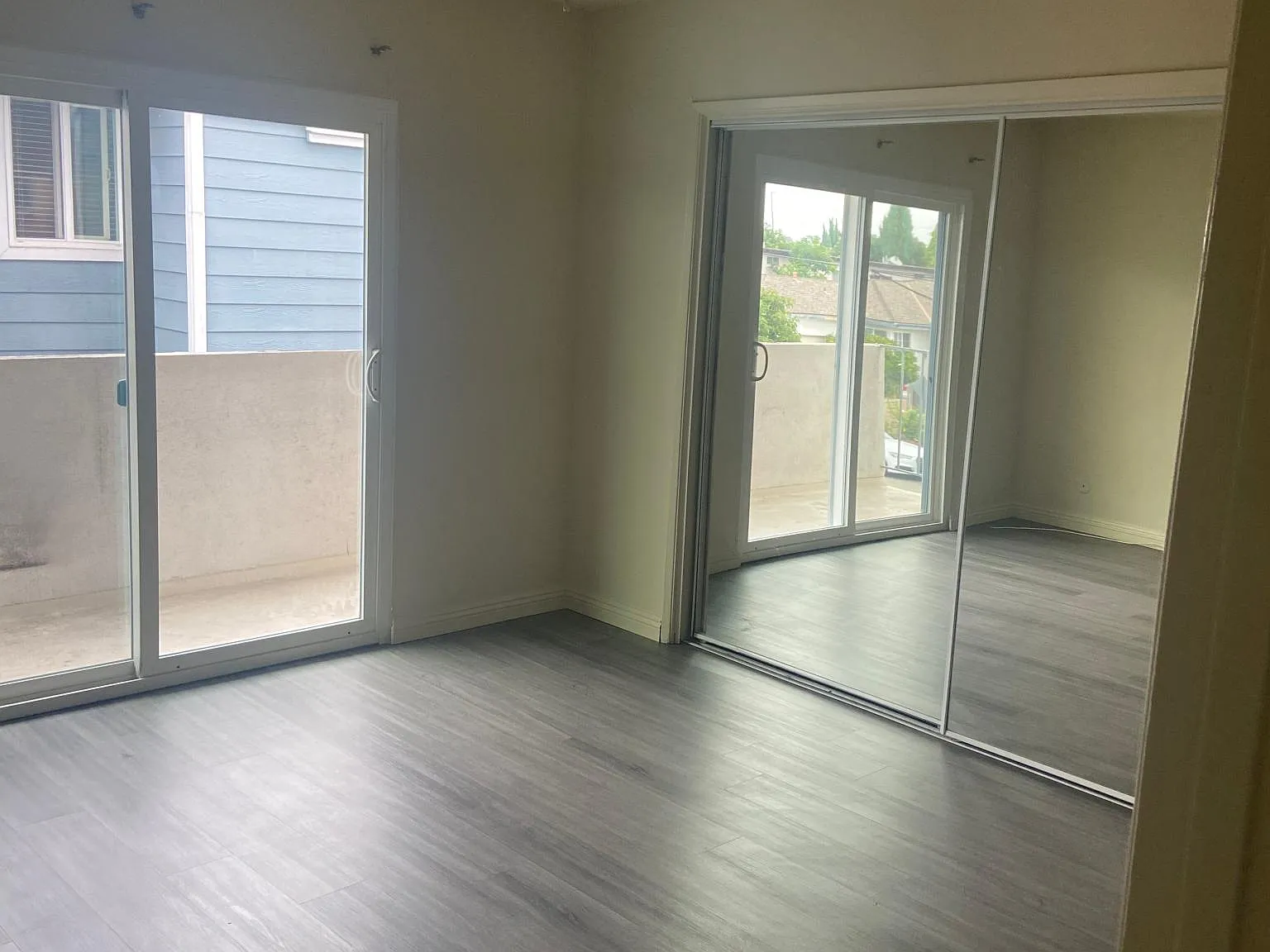 2 bed, 950 sqft, $2,275 — Photo 2