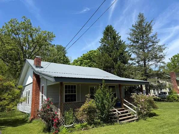 110 Fisher St, Andrews, NC 28901