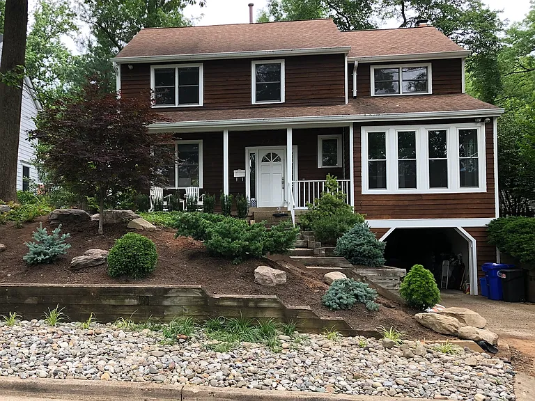 2719 Washington Ave — Photo 2