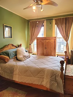 Rented by Bond New York | media 37