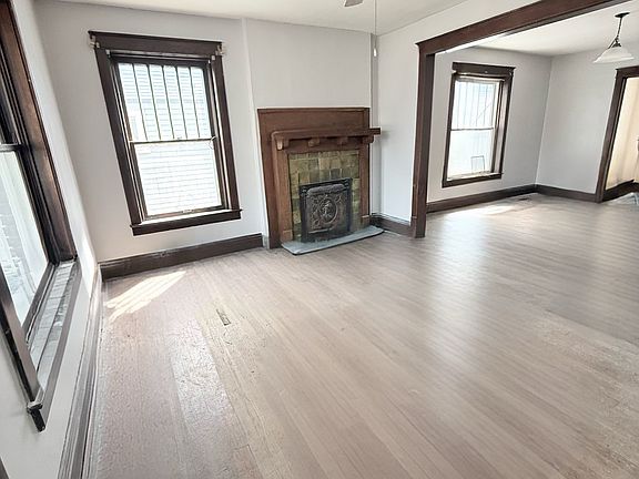 5th image of 514 Elms Blvd #1