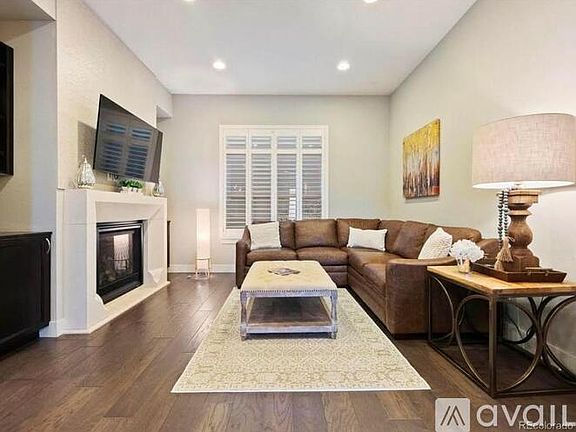 5th image of 5408 Valentia St #0