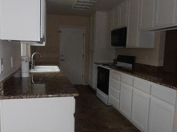 4th image of 1715 Burgundy Dr