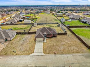 102 Avery Ln, Fate, TX 75189