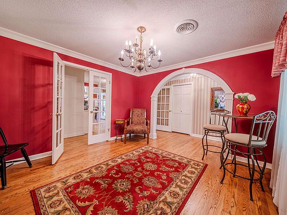 4th image of 2780 Mimosa Ave