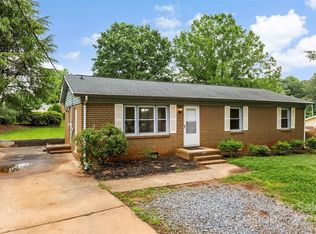 1606 Northwoods Dr, Kings Mountain, NC 28086