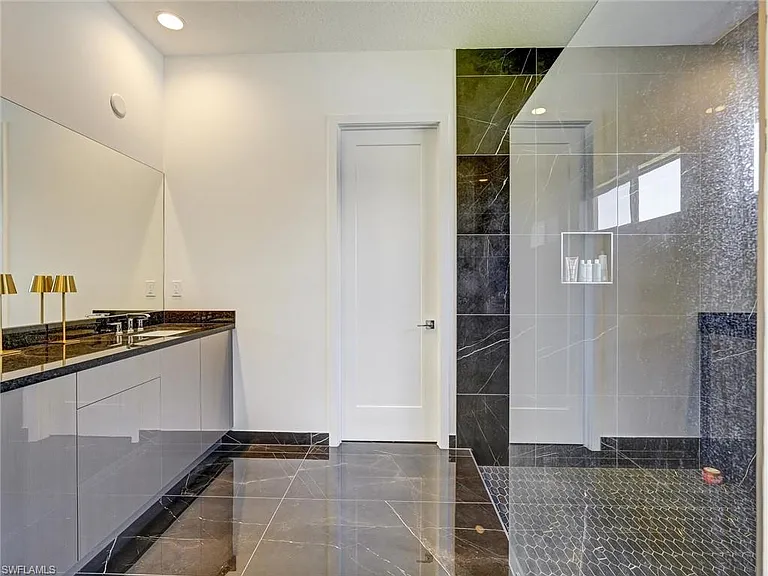 5126 Penella Ave — Photo 23