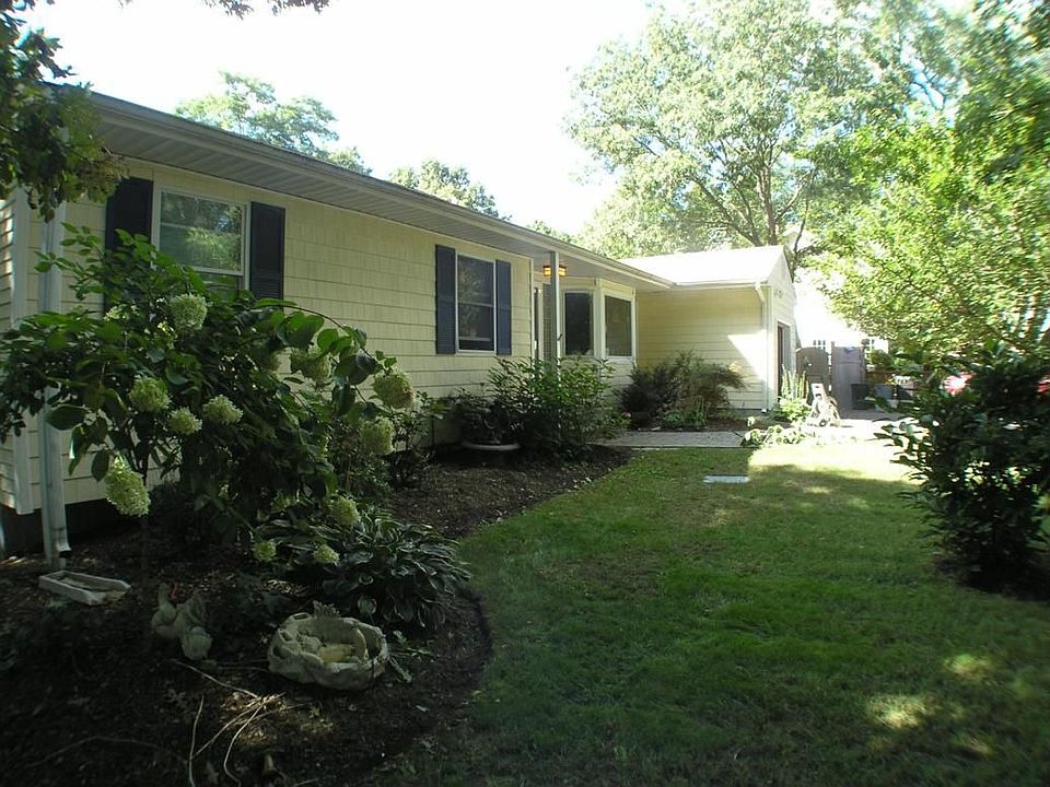 1st image of 42 Woodland Ave