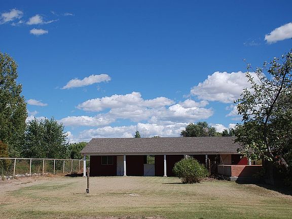 3rd image of 19 Lemons Dr