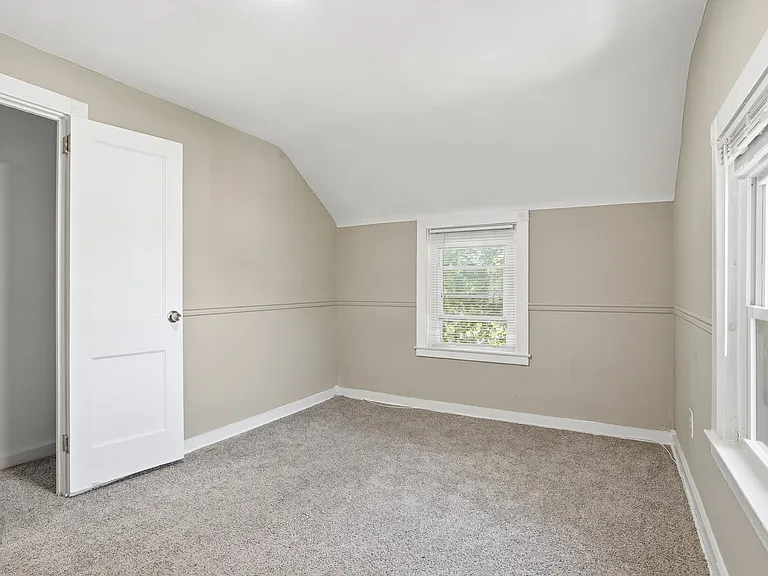 624 Elm Dr — Photo 12