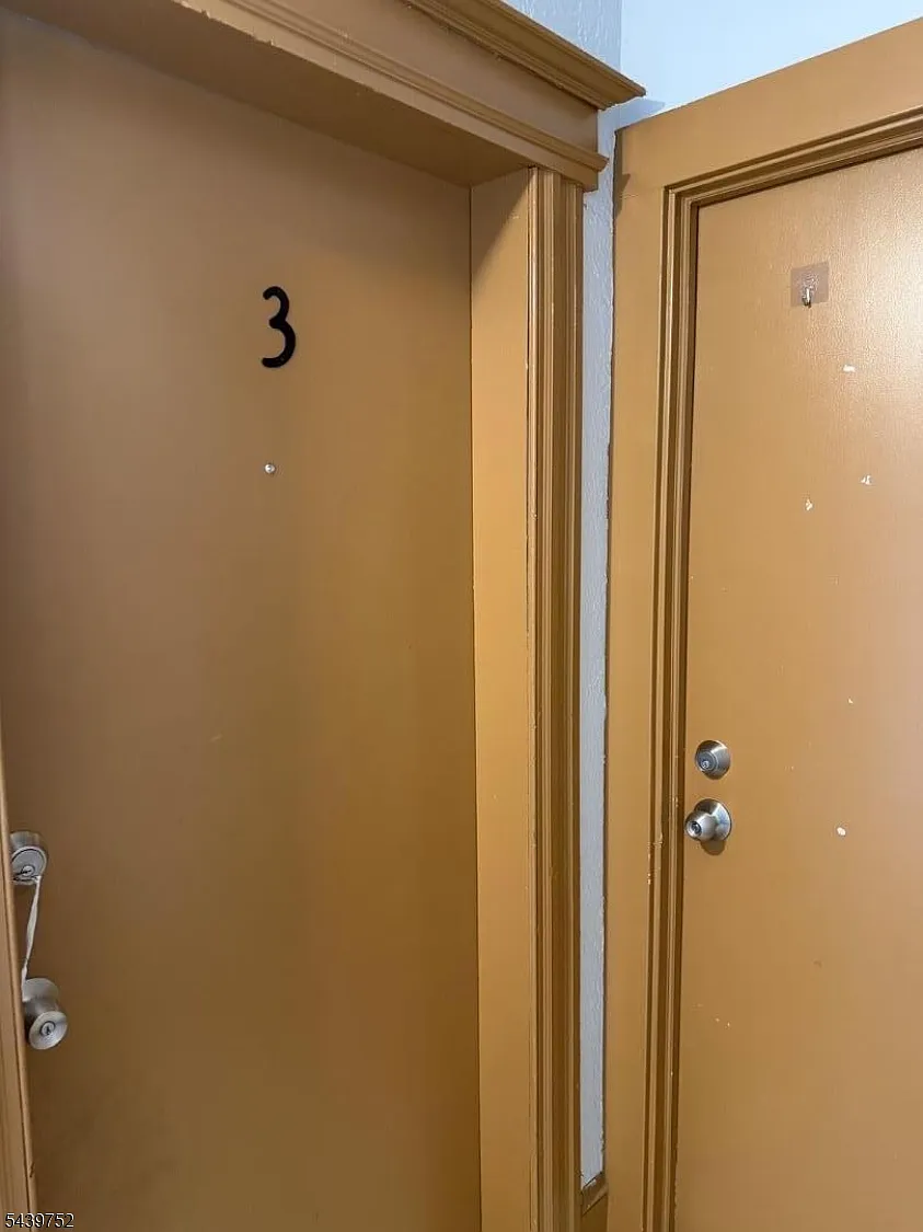 1 bed, 1.0 bath, 2501 sqft, $1,550 — Photo 3