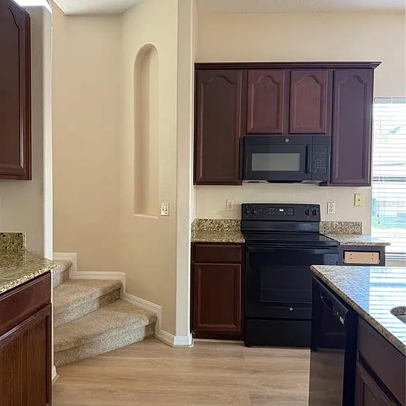 713 Bridgeford Crossing Blvd — Photo 11