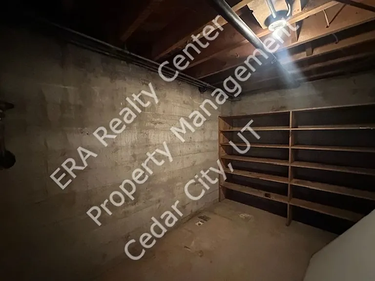 294 S Dewey Ave — Photo 21