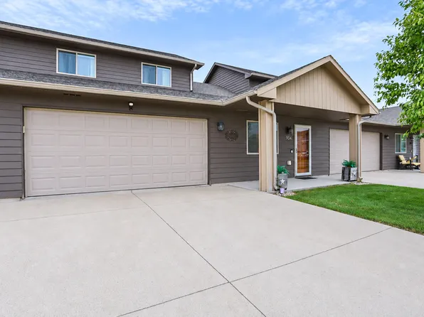 904 Villa Dr, Aberdeen, SD 57401