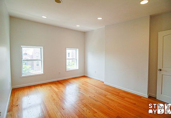 5th image of 440 Franklin Ave #2F