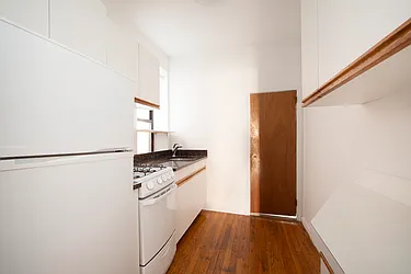 Rented by R New York