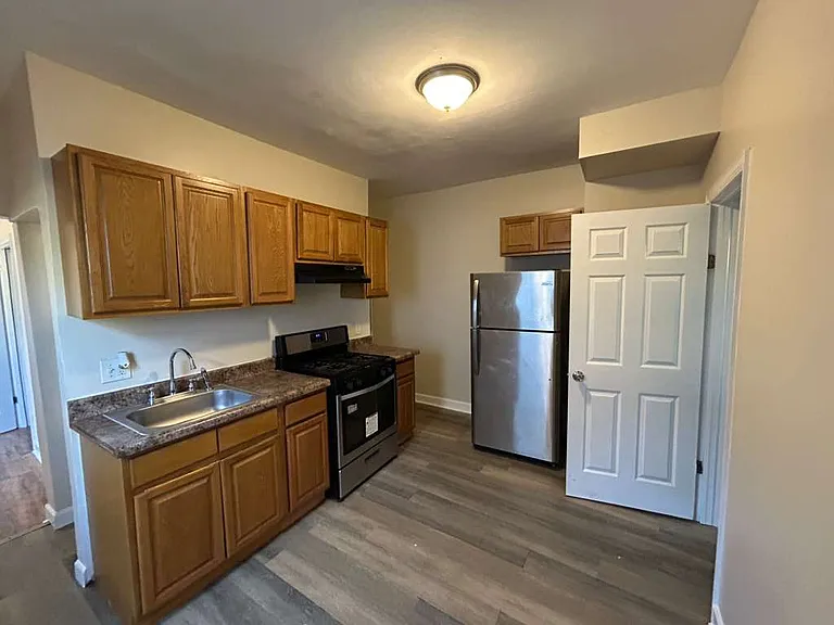 810 Carteret Ave #1 — Photo 2