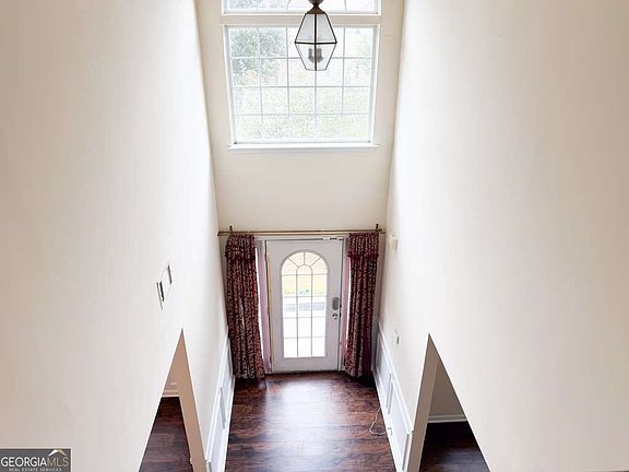 4th image of 1320 Grey Rock Way