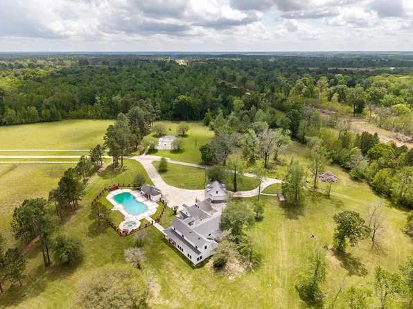 1331 County Road 2071, Hull, TX 77564