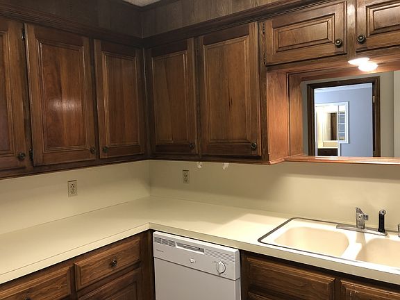3rd image of 507 Iola Ave