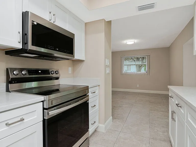 2958 Dundee Dr — Photo 10