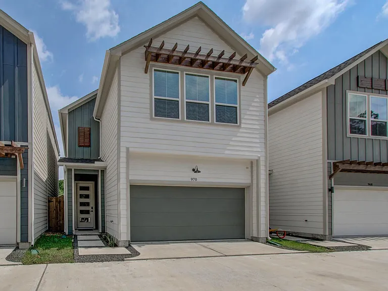 970 Highland Sound Ln — Photo 31