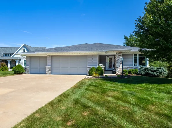 6559 Blackberry Ln, Bettendorf, IA 52722