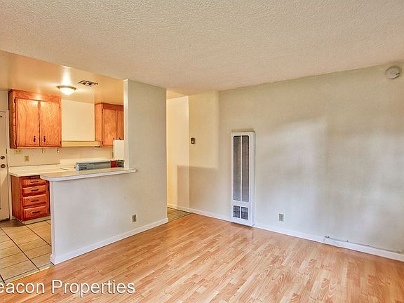 3rd image of 2737 Humboldt Ave APT 2